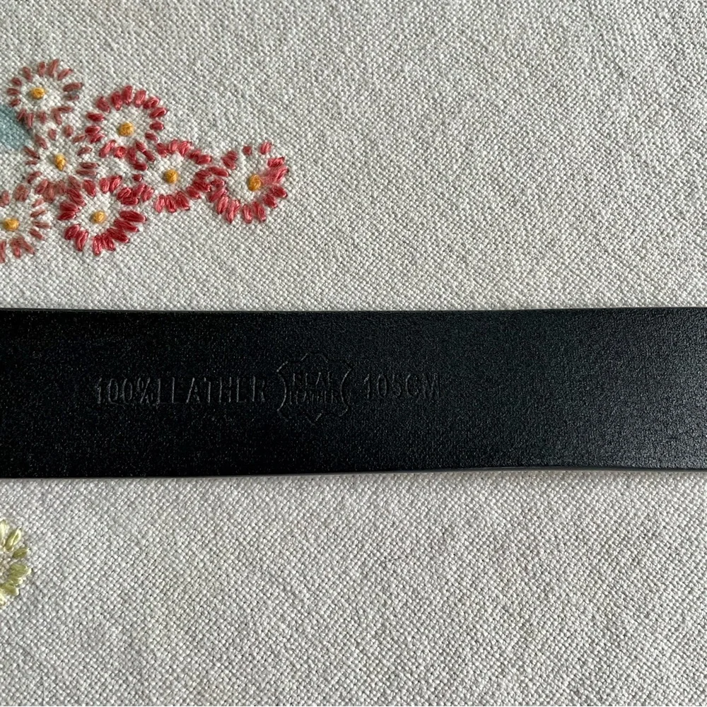 Black Leather Belt with Rectangular Silver Buckle. 40